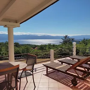 Ferienhaus With Sea View, Vrbnik (Primorje-Gorski Kotar)