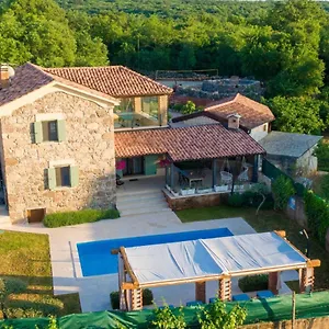 Villa Campiello Heated Pool, Vrbnik (Primorje-Gorski Kotar)