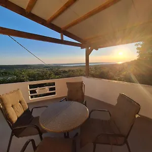 Family Paradise Apartment Ražanac